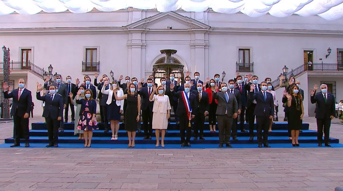 Agradecida de haber formado parte durante estos 4 años de este tremendo equipo, tanto en lo personal como profesional. Juntos trabajamos intensamente por hacer de Chile,un mejor país.
#JuntosLoHicimos 🇨🇱