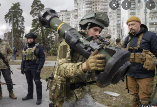 NZAMBAYvon's tweet photo. Ukraine war is becoming international. NATO and its Japanese, Australian allies officially send arms, Denmark authorizes its citizens to go and fight, the foreign contingent already claims 20,000 men, and the syrians are joining the russians. #UkraineRussianWar #Kiev #Kyiv https://t.co/UuiFMeJwtk