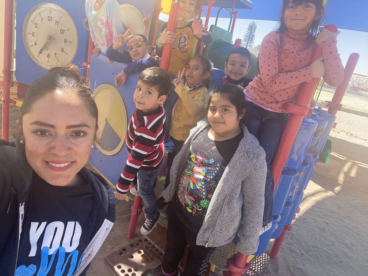 sayalarod's tweet image. 👧🏻❤️👦🏻 Their favorite part of the day… Math Stations @Hueco_ES @RSendek_HES #firstgraders #springintersession #TeamSISD