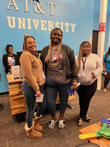 ArielleGolden88's tweet photo. January new hire class meets their mentor #mentorship #winningtogether @TeamFierceAtt @wloceansprings #HustleHouseLeaders https://t.co/8VFh6zcIJV