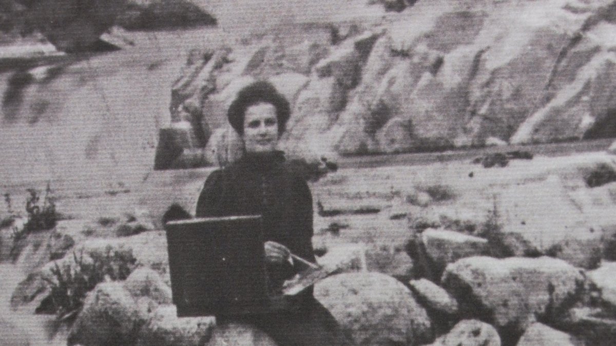 garrotxadigital's tweet photo. Us sona el nom de Teresa Artigas? És l'única dona que hi té una obra a l'exposició permanent del @MuseusOlot. Avui al #MacExprés parlem sobre la presència de les dones als Museus i sobre el seu paper com a artista al llarg de la història. A les 21:30 h a Olot Televisió! 🎶 https://t.co/gml2EI4TRD