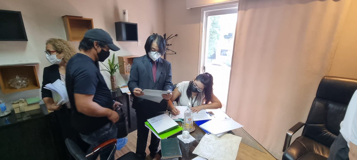 oslovera's tweet photo. Este capítulo de la historia comienza con el allanamiento en la Cooperativa San Cristobal, luego del estallido de los audios publicados por Guachiré. Con eso se descubre el -presunto- nexo entre Ozorio, el clan Insfrán, la cooperativa y el narcotráfico, pero algo más había... ⬇️ https://t.co/D59hosWK9z