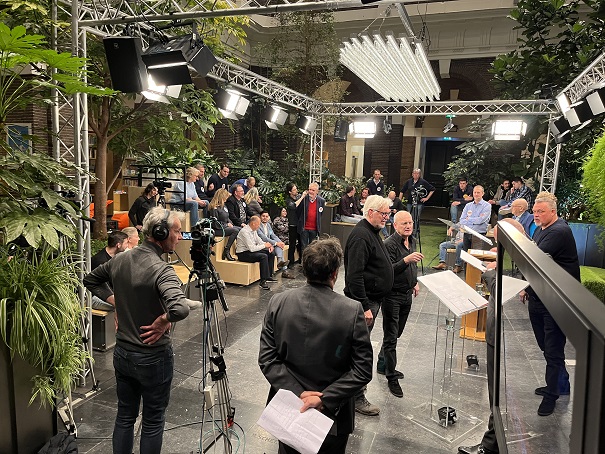 Kijk vanavond naar het eerste Verkiezingsdebat op SCHIE TV 👀.  6 plaatselijke partijen gaan in de #Korenbeurs met elkaar in #debat over lokale thema’s 🎤 #gemeenteraadsverkiezingen #schiedam #debibliotheekschiedam #korenbeurs #schie  bit.ly/3vLHZMe