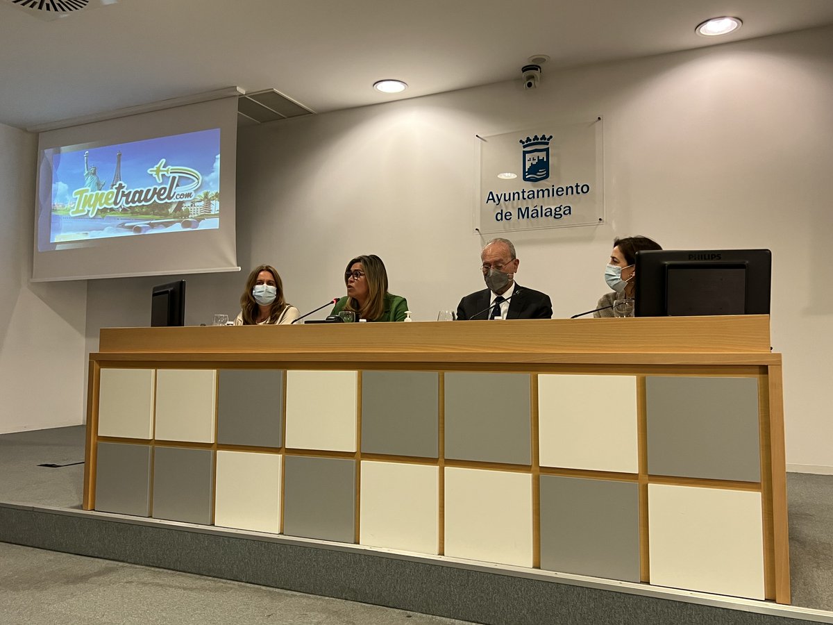 TurismoAND's tweet photo. 1⃣6⃣7⃣ empresas de #Málaga reciben el distintivo del Sistema Integral de Calidad Turística Española en Destino #SICTED 🏅

🗣 DG @NinaAngar: "Málaga es el destino estrella de #Andalucía y el 1º de España en calidad certificada y empresas distinguidas” 👌🏻 https://t.co/HML4SMxjtt
