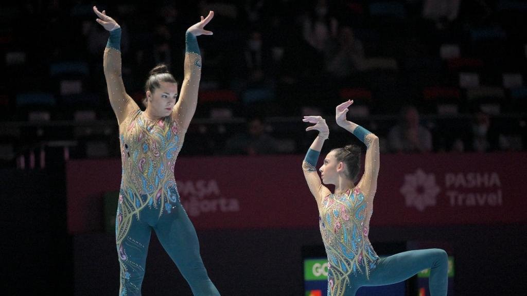 CabineSport's tweet photo. HISTÓRICO! 

Rita Ferreira e Rita Teixeira sagram-se bicampeãs Mundiais em pares femininos de ginástica acrobática. 🇵🇹❤️

Parabéns, meninas! 👏👏 https://t.co/0aybo6UFXY