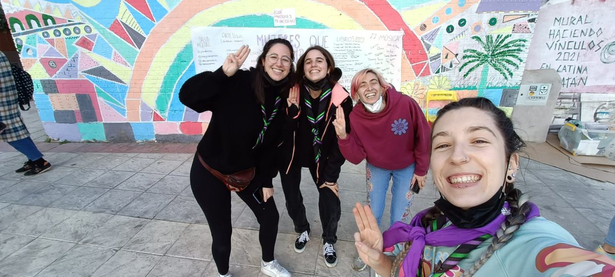 El pasado 8 de marzo algunas miembros del grupo estuvieron colaborando con <a href="/aso_almalatina/">Asociación Alma Latina</a> por el Día de la Mujer en un pequeño evento para visibilizar la importancia de este día en el barrio ✊

¡Gracias a todas las que participaron y asistieron! 💜