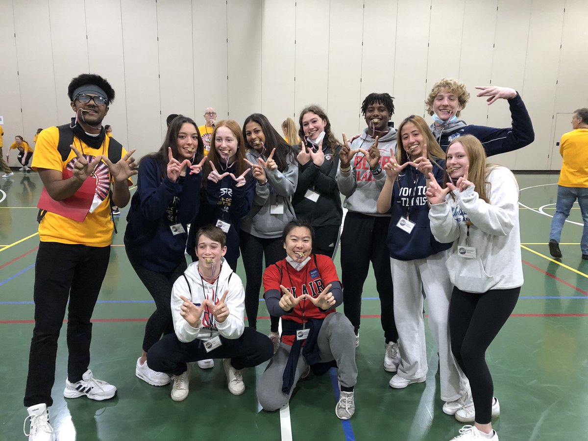 BlairAthletics's tweet photo. Team Bonding Human Knot Champions! #salcon @TSWAthletics @blairprincipal https://t.co/RgYTfnnpCm