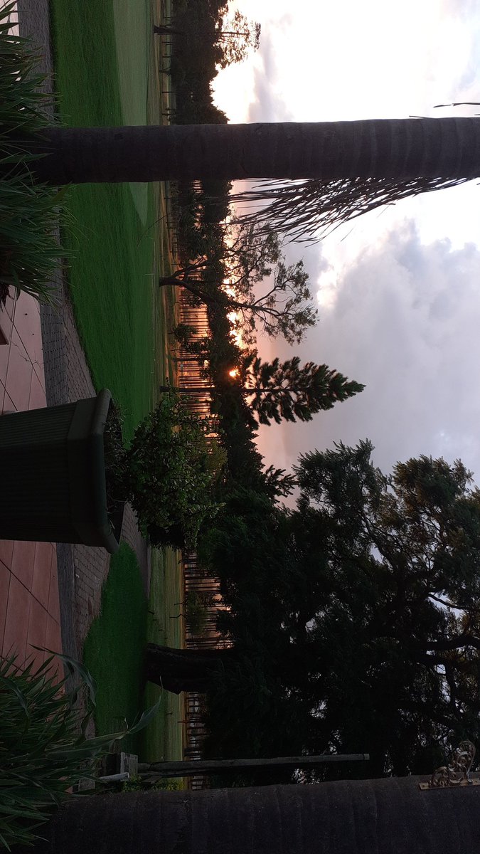 XSoutie's tweet photo. Day end drinks and meal at Vryheid Country Club. https://t.co/GkTyuPbmqU