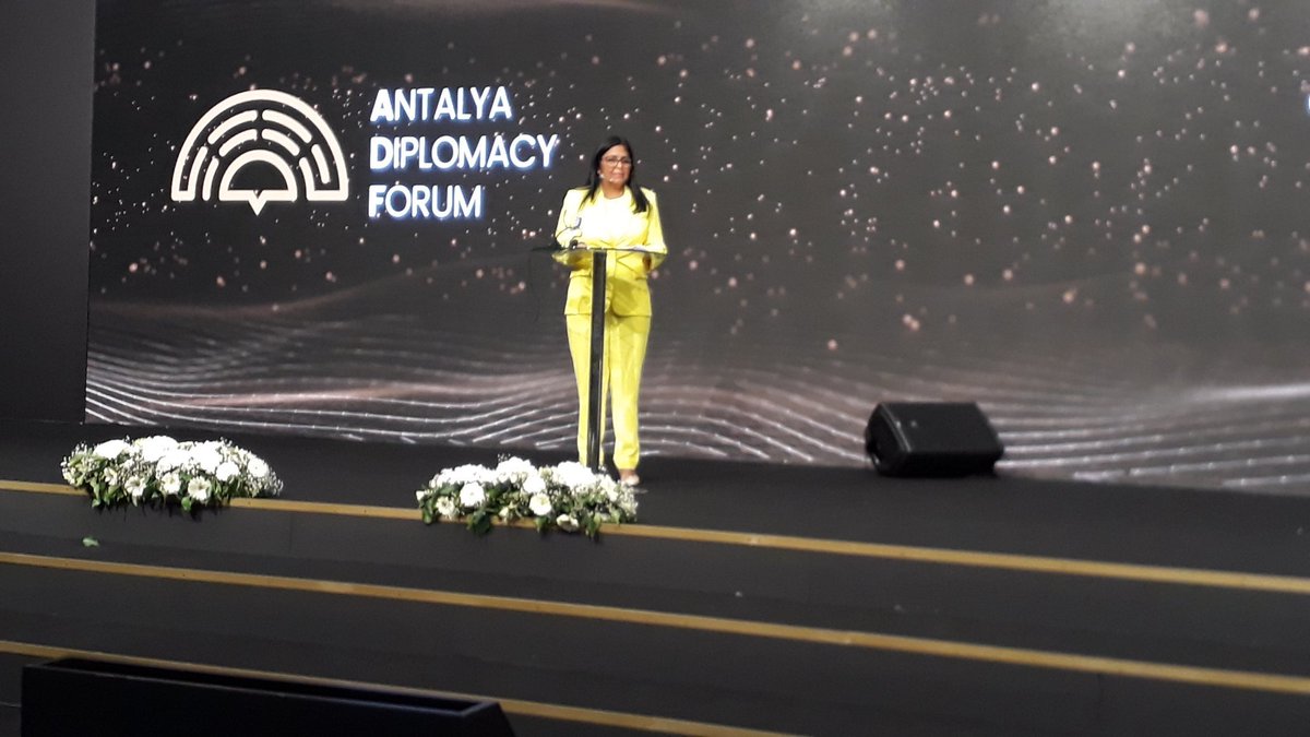 vargas_mimou's tweet photo. Vicepresidenta @delcyrodriguezv desde el II Foro Diplomático de Antalya 2022 llamó al diálogo y la paz ante el conflicto armado entre la Federación de Rusia y Ucrania. #DiálogoEsReconciliación https://t.co/DlpSa7NCB6