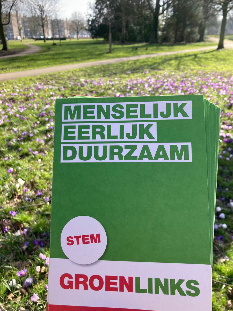 GroenLinks_LV's tweet photo. Onze vrijwilligers zijn weer druk bezig met flyeren! Wil jij ook meehelpen met flyeren deze laatste paar dagen? Stuur ons een bericht en doe mee! 🍀

#menselijk #eerlijk #duurzaam #StemGroenLinks #GR22 #verkiezingen https://t.co/YawqyCrGrU