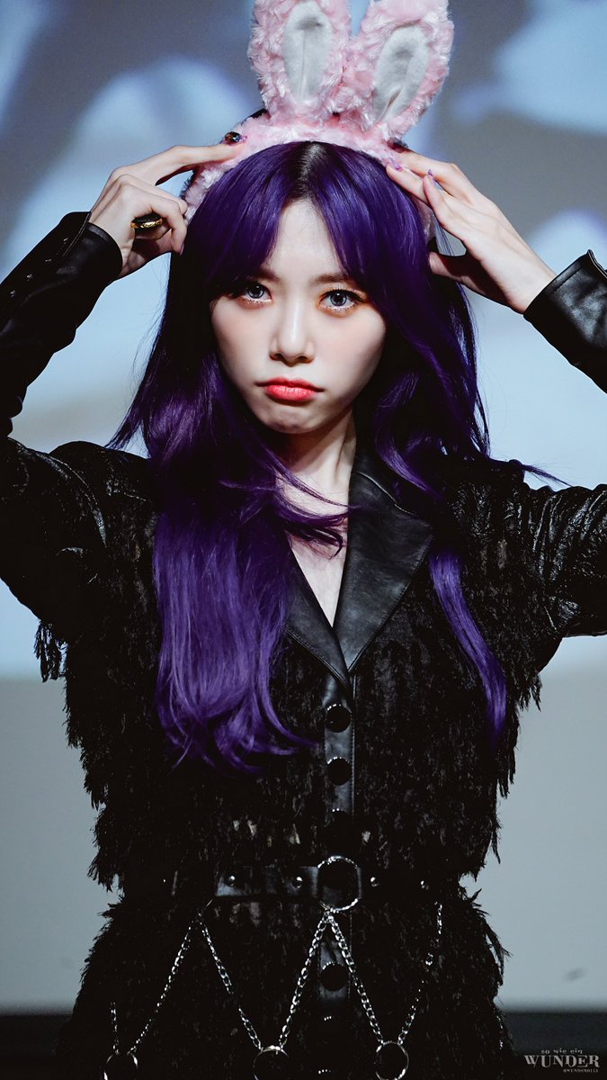 Wunder0113's tweet photo. Well, maybe I should’ve used “hiatus” instead of “rest”(레스트—a Korean slang) lol. It’s not like that I’m tired or sick or something — I’m just busy. But I can still check my twitter acc sometimes, so please feel free to contact me. PS here’s a few more of my fav pics of Jiu! https://t.co/3u8aejYdRs