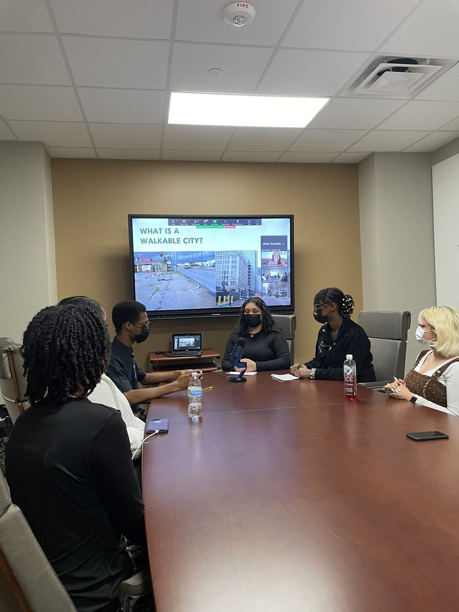 TechieDanielle's tweet photo. Students at @BlansonCTEHS presented their proposal of making Houston a walkable city at the @CELFeducation symposium! They rendered their own 3D images and created an audio visual along with a presentation to support their research! @MsAyers18 did a great job leading students! https://t.co/dbdQez84DF