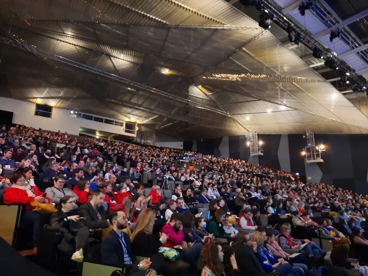 fecop_asso's tweet photo. En direct de la première journée aux rencontres @Avec_sante 2022 #AVEC2022 
Trois choses qui retiennent notre attention :
1️⃣ le chiffre-clé : 2000 #MSP en France au 31 déc. 2021. https://t.co/uvZ9EIFqC5