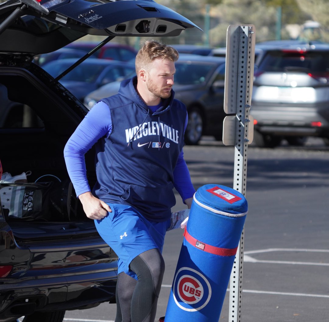 ScottyChags's tweet photo. Ian Happ has arrived at the #Cubs facility for camp. 🔥 https://t.co/wnyX2fuipg