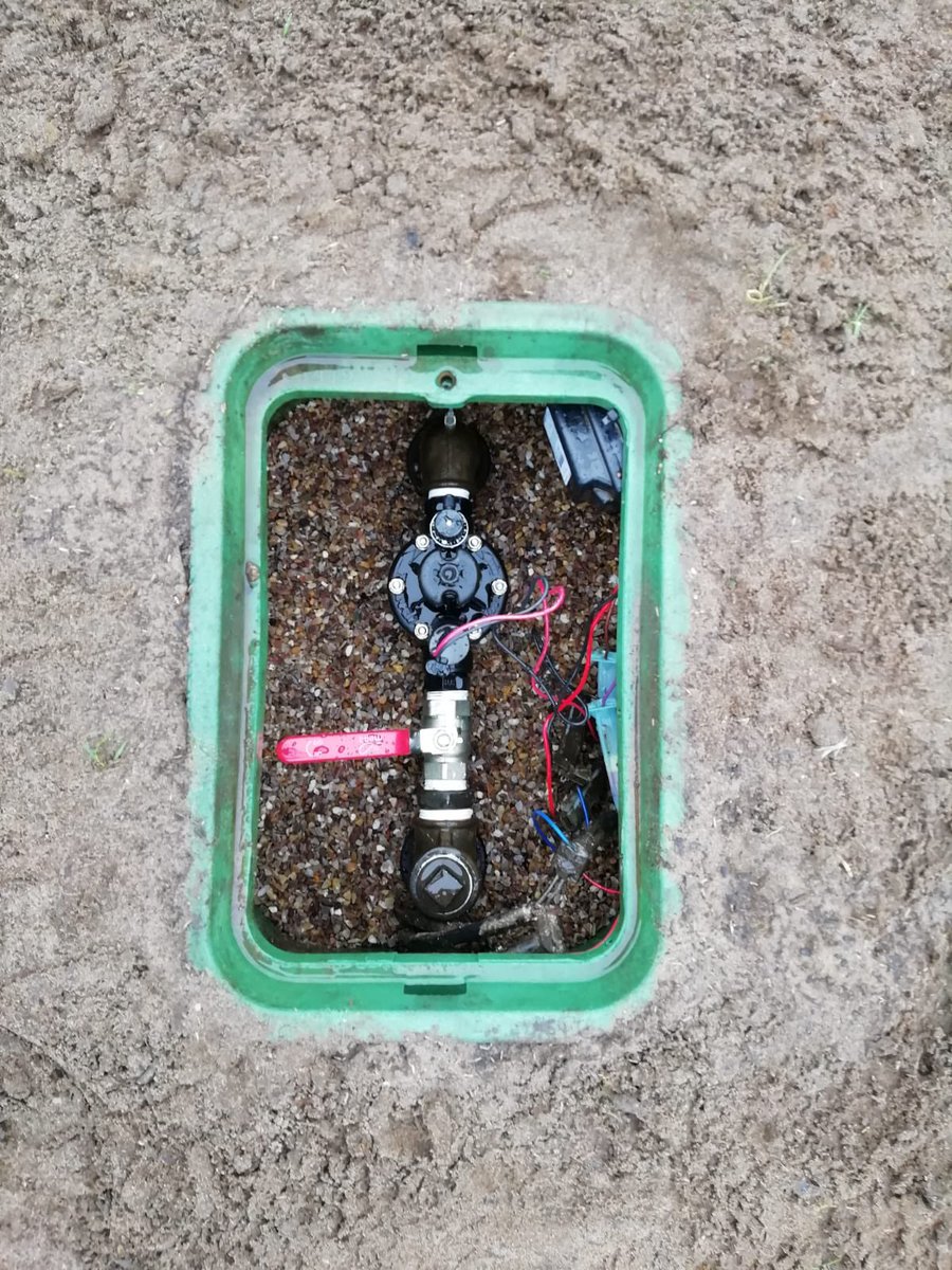 Decent/productive week ✔️ off <a href="/OltonGolfClub/">Olton Golf Club</a>, few projects completed, greens on the mend from renovation work and turf down in time for the rain #greenkeeping #midlands #turf #projects