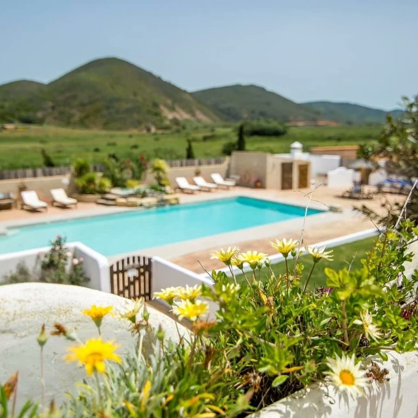 casafajara's tweet photo. ‼ MAY HALF TERM SPECIAL OFFER | PORTUGAL ‼ 

Due to cancellation, Casa Fajara - magnificent property in idyllic South West Algarve, #Portugal - available exclusively for 24 people, 24 May-2 June - 8 NIGHTS FOR PRICE OF 7
Total for 24 guests: €11,599

⏩ groups@casafajara.com https://t.co/CSVjEmLE6H