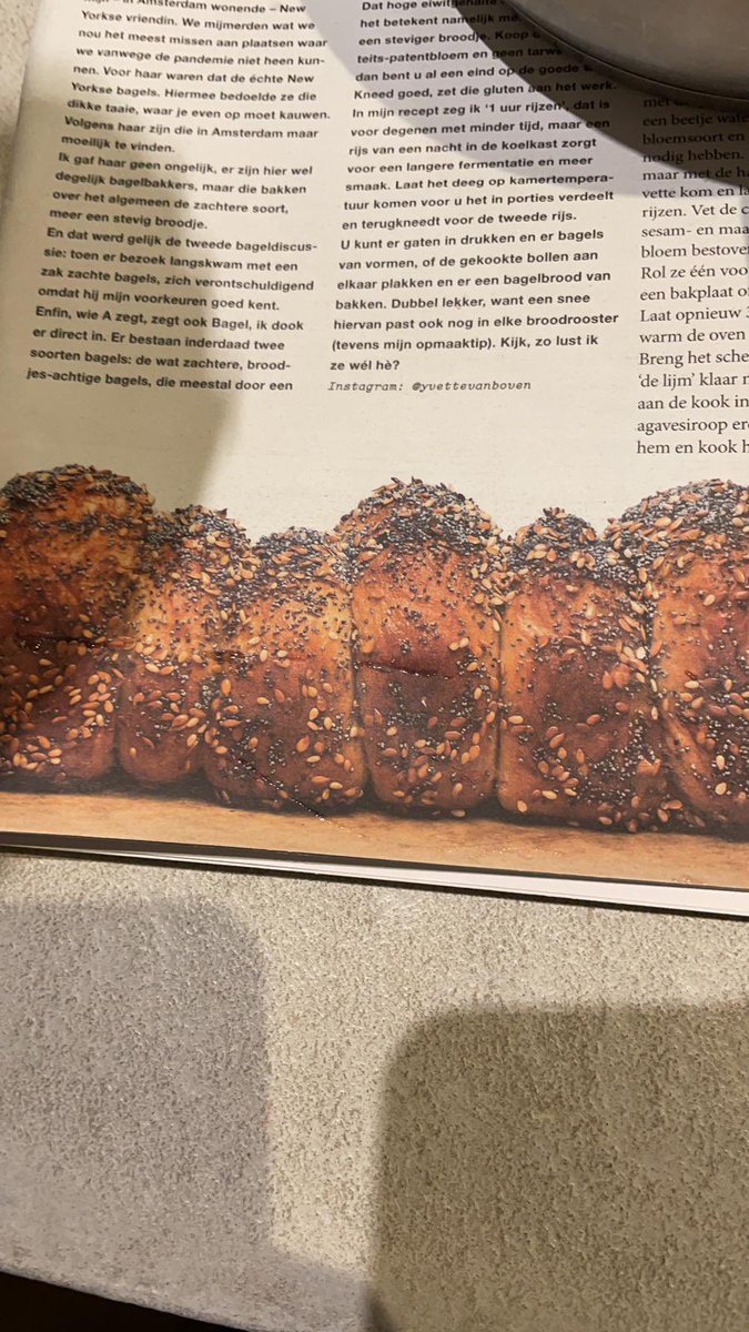 ellybiesters1's tweet photo. @HiskeVersprille @MakkelijkeEters @joelbroekaert Een soort van bagelbrood moest het worden…. Mmmmmmm… rechtstreeks de vuilnisbak in 😂 https://t.co/gMQiPacYXp
