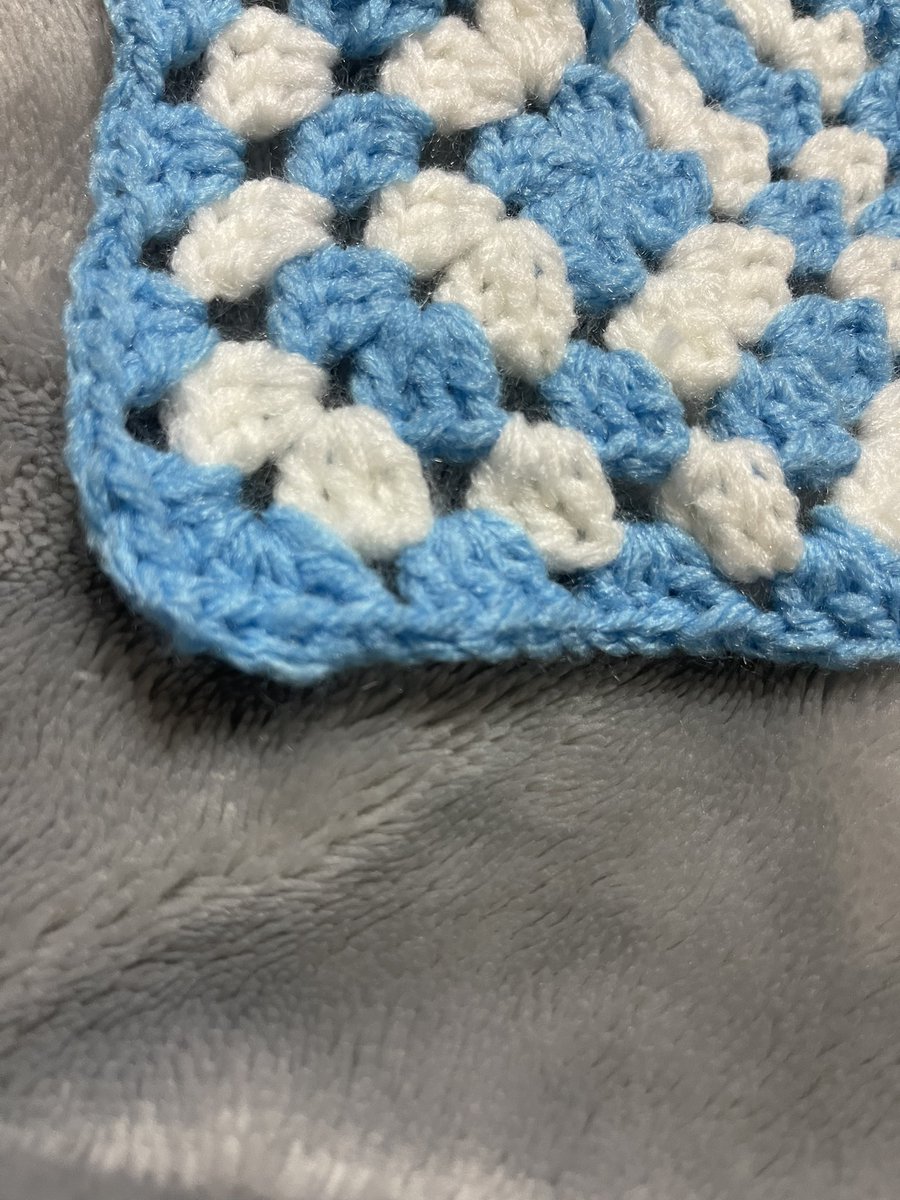 kurehasu's tweet photo. 思いつき、当然の編み物🧶 https://t.co/nasfD4pYde