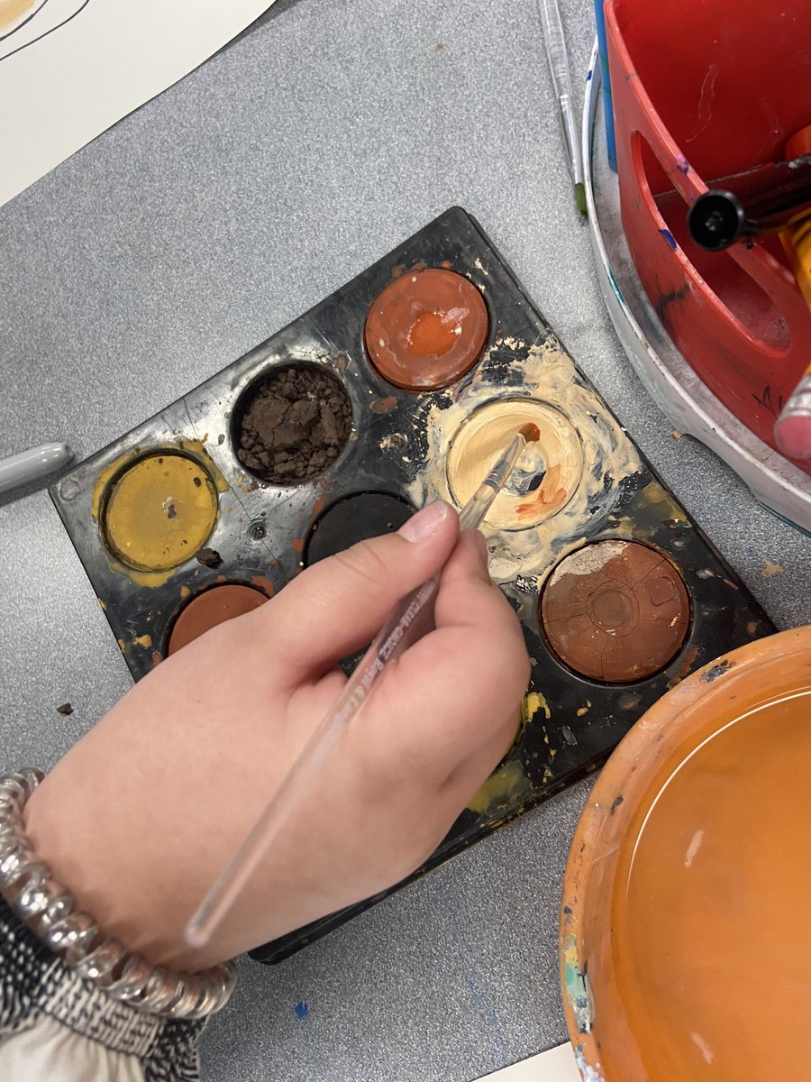 trinityareaarts's tweet photo. Second grade is using #JackRicheson tempera paint palettes to mix skin colors while listening to Encanto and talking about how we all look different and that’s what makes our world special! 🥰 #allthefeels https://t.co/pmEpp2jnJs