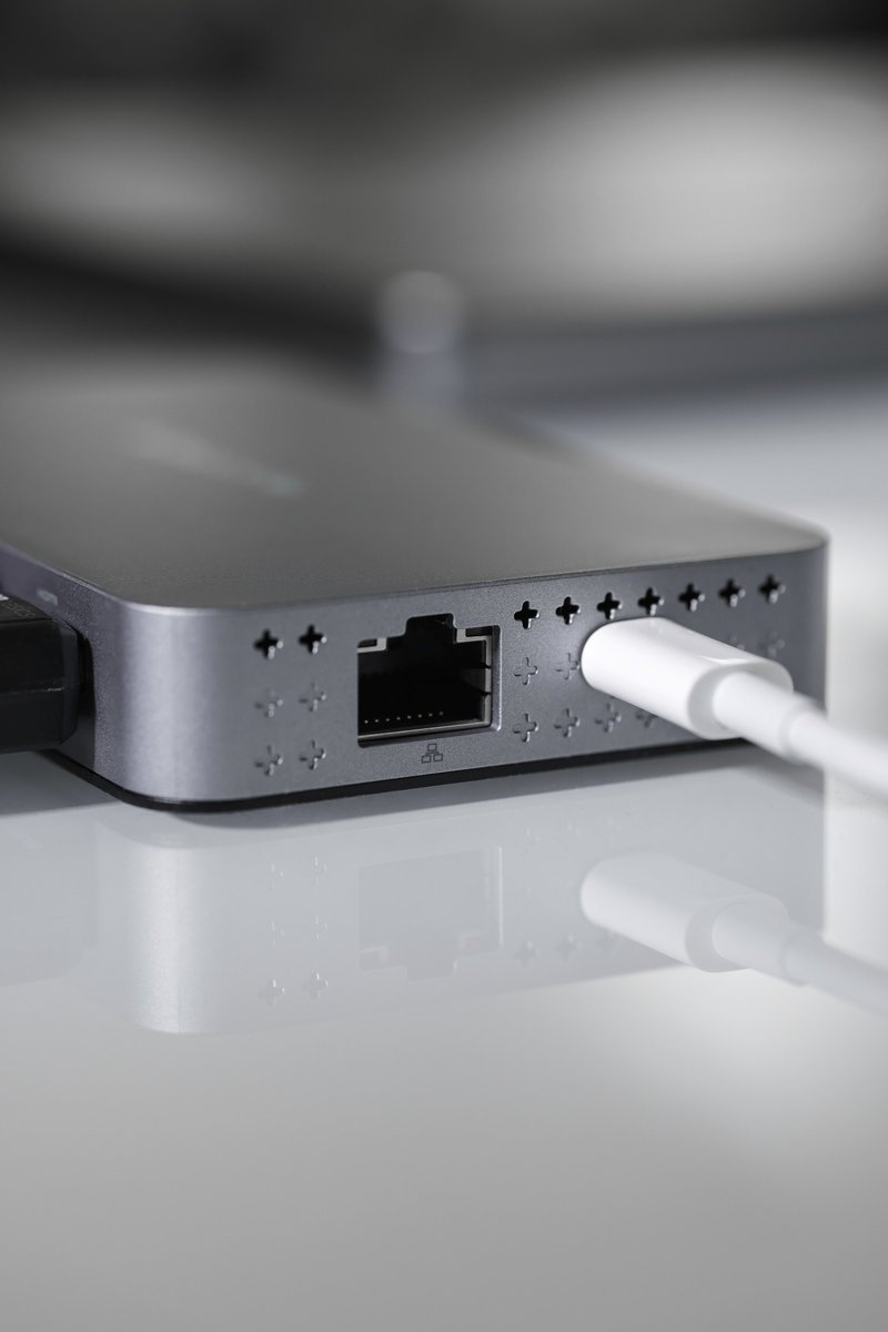 C-ya later bandwidth issues 👋. 
hypershop.com/products/hyper…
📸 by <a href="/nvzion/">nvzion</a>
#FridayVibes #technology #hub