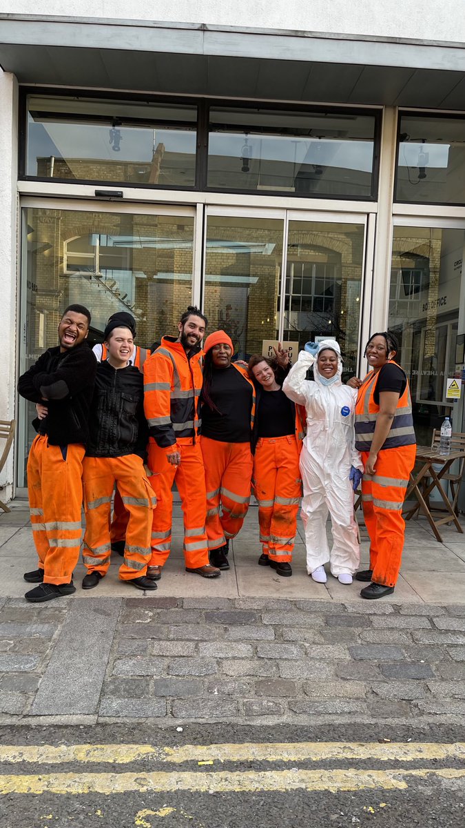 DionneBrooks3's tweet photo. #TheKeyWorkersCycleShow #LastNight #Brilliant #Awesome #Amazing We’re the #RefuseCollectors so proud to played in this one,because in Lockdown these people do such a great job keeping the community so cleaned so proud of them all 👏@AlmeidaTheatre @IslingtonBC https://t.co/22SzeftsvO