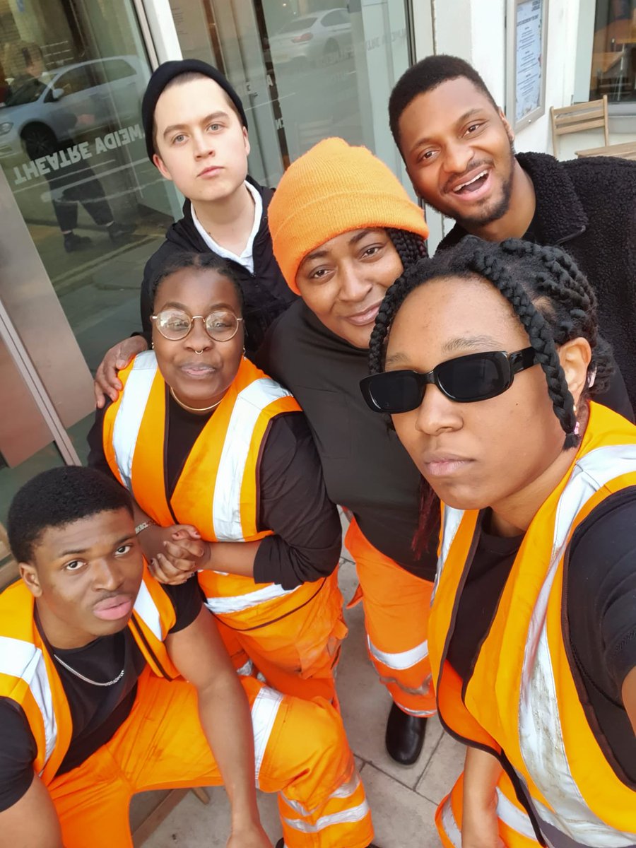 DionneBrooks3's tweet photo. #TheKeyWorkersCycleShow #LastNight #Brilliant #Awesome #Amazing We’re the #RefuseCollectors so proud to played in this one,because in Lockdown these people do such a great job keeping the community so cleaned so proud of them all 👏@AlmeidaTheatre @IslingtonBC https://t.co/22SzeftsvO