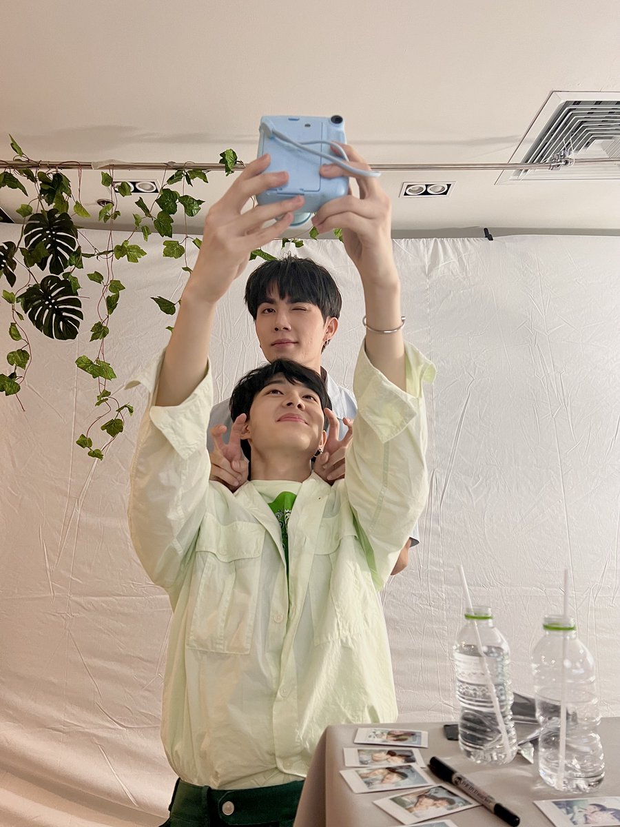 SmithSkincare's tweet photo. วันนี้ทาง Smith Skincare ต้องขอขอบคุณ @zee_pruk และ @CwrNew มากๆนะคะ น้องๆน่ารักและตั้งใจทำงานกันมาก หากวันนี้มีขอผิดพลาดประการใด แอดมินและทีมงานต้องขออภัยน้องและแฟนคลับด้วยนะคะ ขอฝาก Smith Skincare ไว้ในใจทุกคนด้วยนะคะ 🤍 https://t.co/z1zxcVJgxO