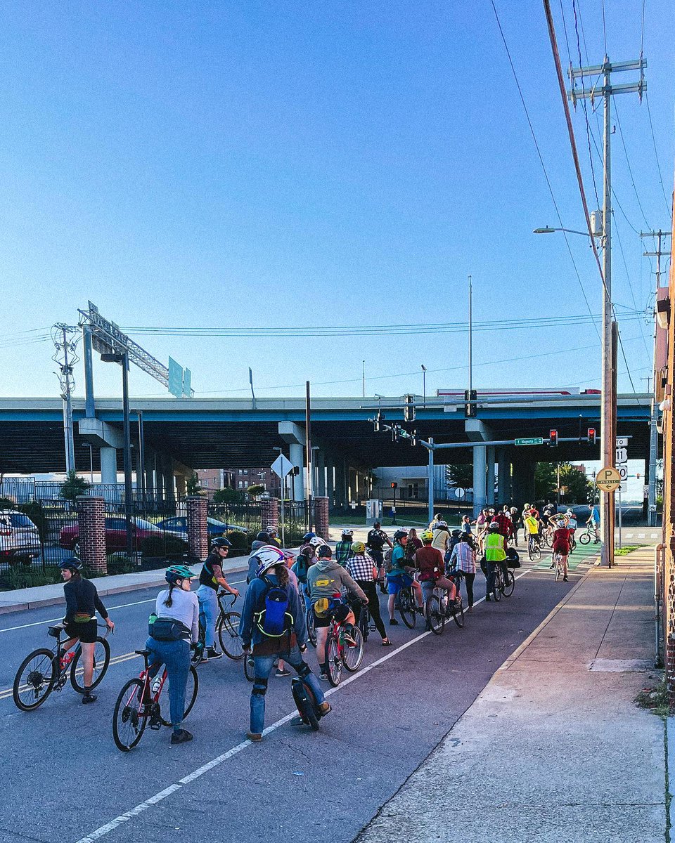 dogwoodarts's tweet photo. Bundle up & join us this Sunday (3/13) for a Community Bike Ride through the beautiful North Hills Dogwood Trail with Two Bikes 🚲🌸 We'll end at Geezers Brewery for a little #SundayFunday 🍻 Details → https://t.co/A4rA3a8Whe #DogwoodArts #TwoBikes https://t.co/OqKP4Ke4eL