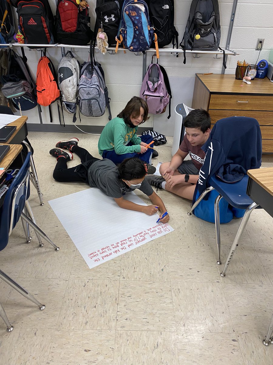 MrsMelton5th's tweet photo. These passionate researchers are collaborating to write powerful introductions for our argument essays. #spottedatlow https://t.co/7D1DMY5x4j