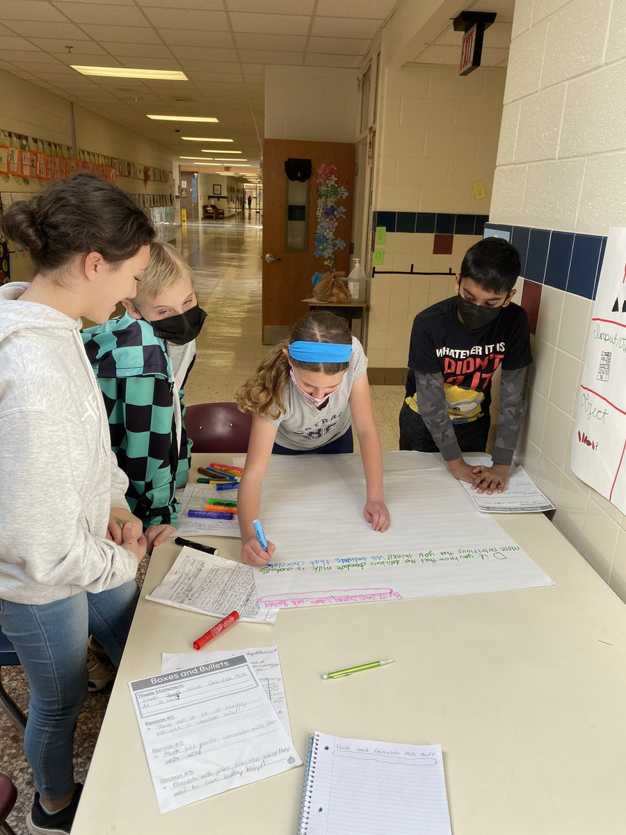 MrsMelton5th's tweet photo. These passionate researchers are collaborating to write powerful introductions for our argument essays. #spottedatlow https://t.co/7D1DMY5x4j
