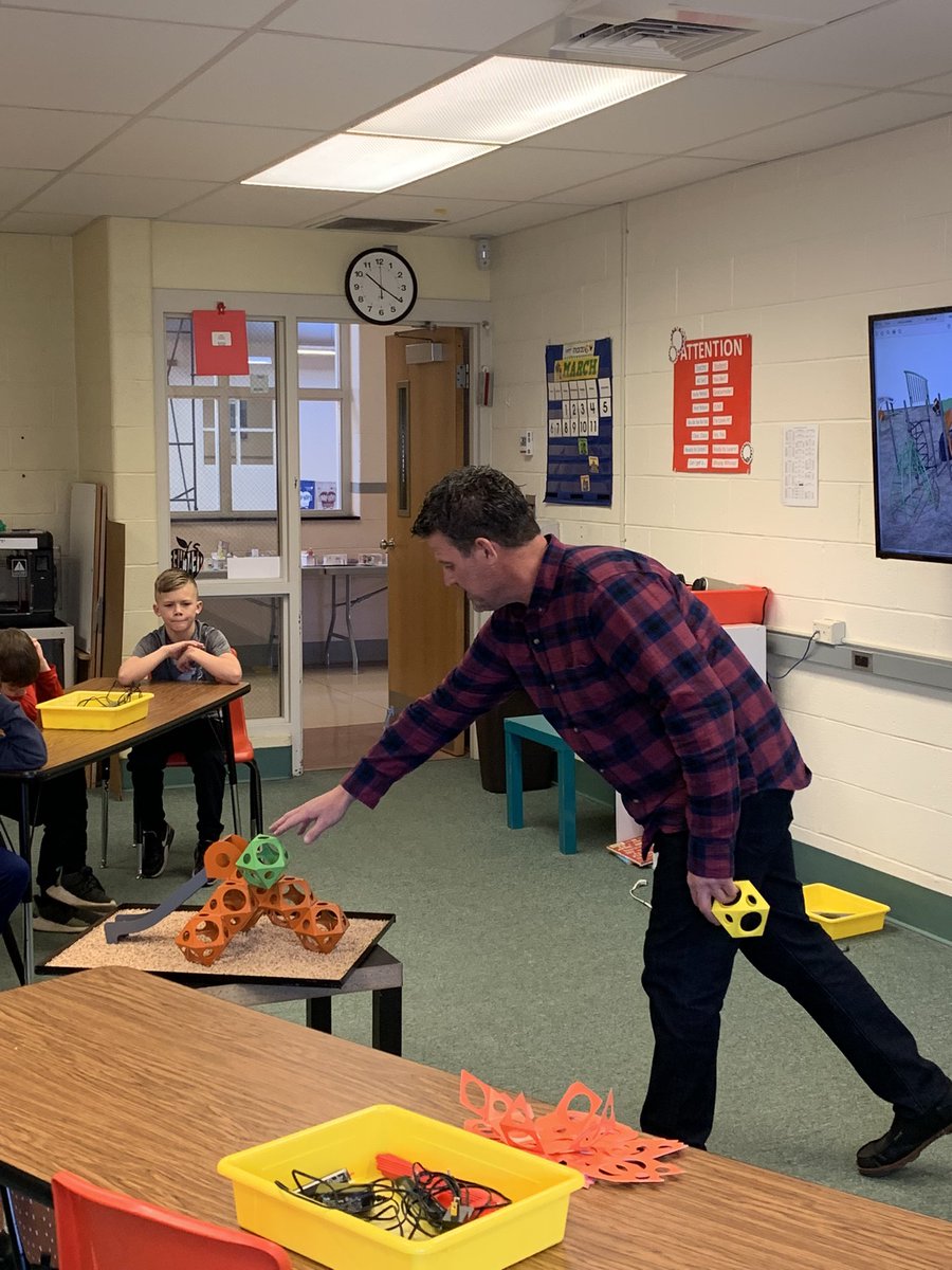 BSES_Eagles's tweet photo. Our #BSESsoar Ambassadors who have been working SO hard to design our new playground had the opportunity to meet with a playground designer to see their final design! Ss also learned about all of the different career opportunities linked to designing a playground! @PlayworldInc https://t.co/Ll2RmN9r6D