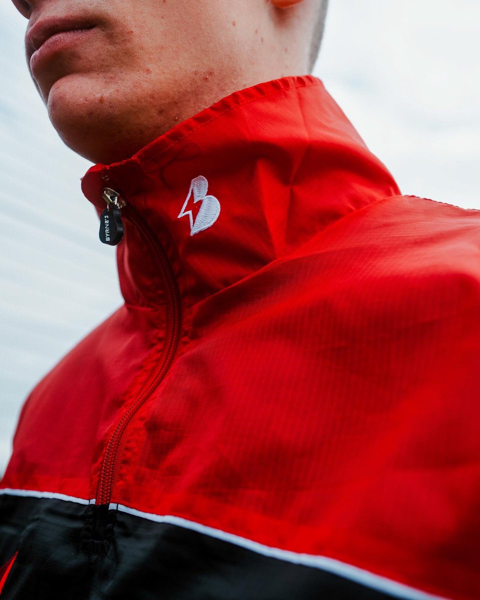 ByrneSports's tweet photo. Today is definitely a day for our quarter zip windcheater ☔️🌧 

@clganCrua club colours showcasing them brilliantly 🔥 

#GAA https://t.co/nRyH6atOuf