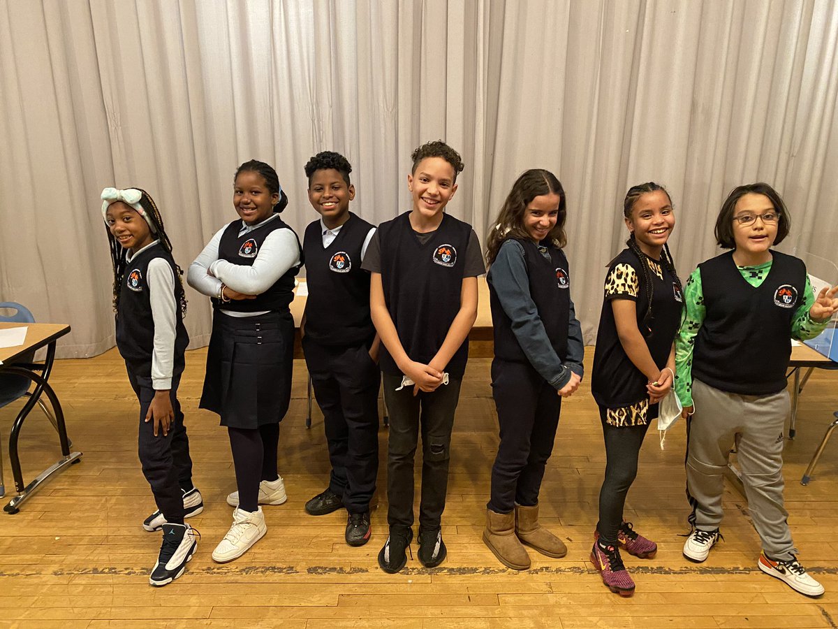 PS146X8's tweet photo. Presenting the Bank of 146 Student Operations Team! The bank where your money grows as your learning grows. @D8Connect @jen_joynt @DOEChancellor #pbis #ps146x @CECD8Bronx https://t.co/Pe5IyECIJ4