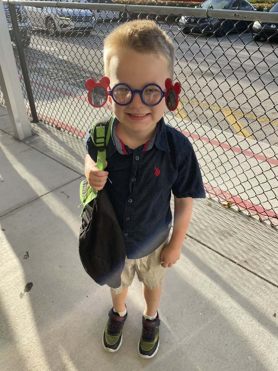 BerkieBulldogs's tweet photo. We have spirit Yes we Do….#SELebration #YourFutureIsBright @BerkieBulldogs @kim_linder @selpbc @pbcsd https://t.co/SvKChYGtdm