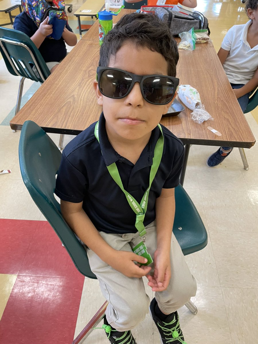 BerkieBulldogs's tweet photo. We have spirit Yes we Do….#SELebration #YourFutureIsBright @BerkieBulldogs @kim_linder @selpbc @pbcsd https://t.co/SvKChYGtdm