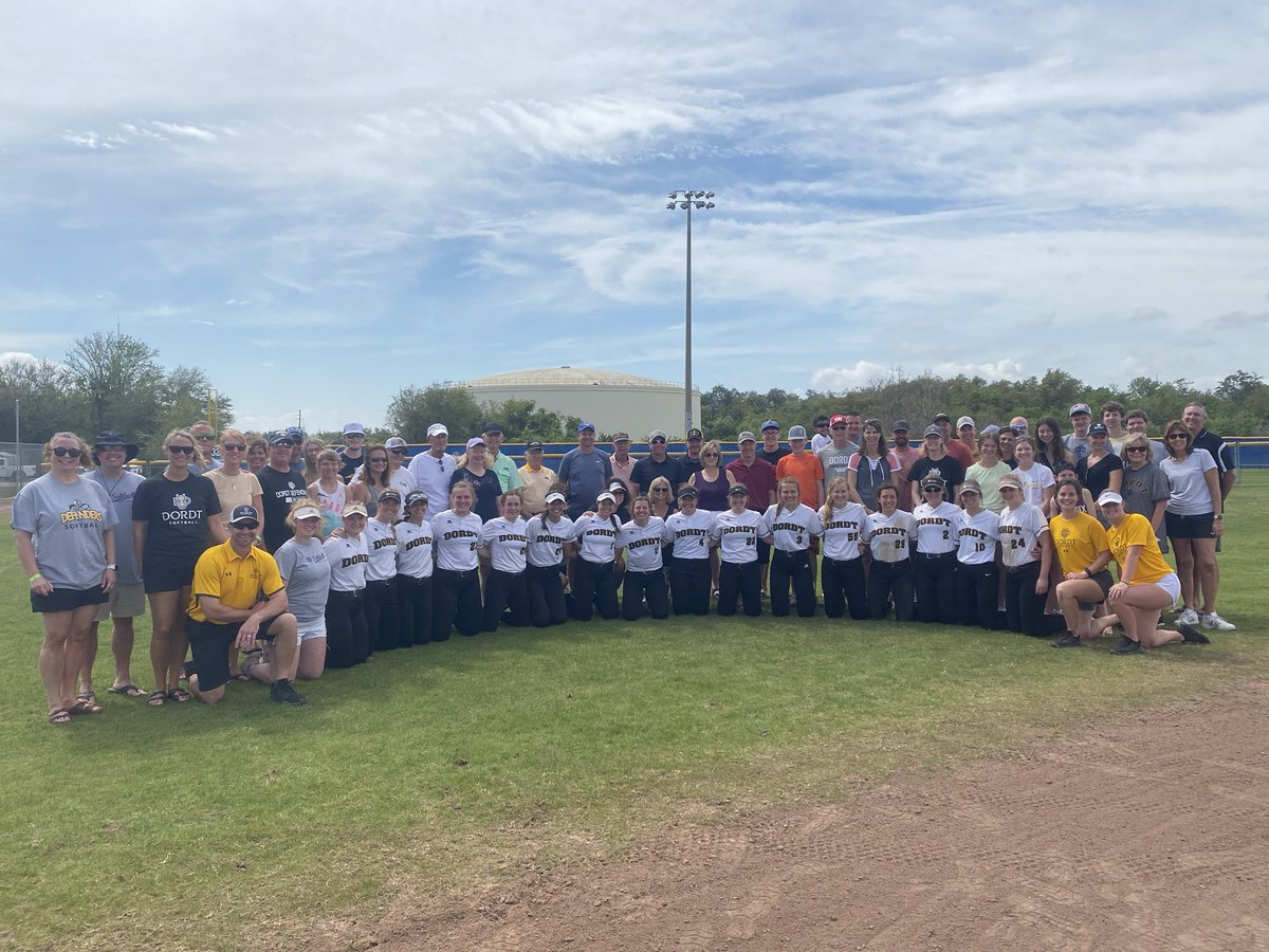 Dordt Softball tweet media