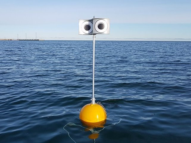 AlbyTaskForce's tweet photo. In the UK, several thousand seabirds die every year as bycatch in gillnet fisheries. That's why we’re assessing the ability of visual deterrents to reduce bycatch rates in gillnet fisheries. 

Read more here 👇👇👇
https://t.co/ZRwLS6aIE9

#UKfisheries #bycatch #OceanOptimism https://t.co/OKdiZuhyxZ