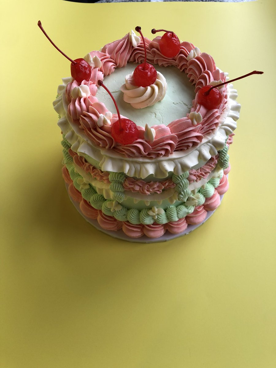 snagadya's tweet photo. Alongside model, influencer, trendsetter, potato chopper goddess, future wife I would like to add photographer to my cv. @_jennyoak // @longboisbakes made cake I took some sexy angles. https://t.co/zV4Cdha9LJ