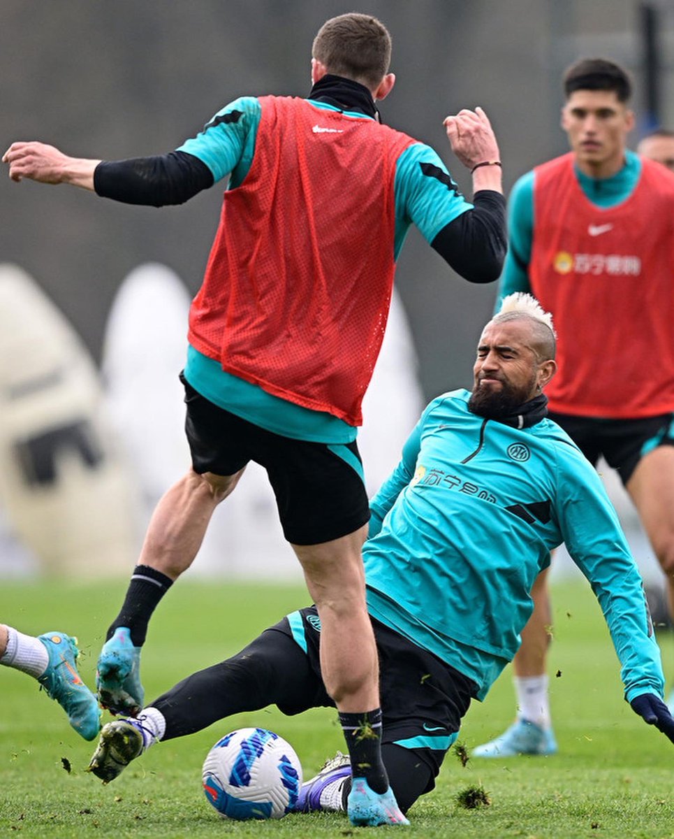 kingarturo23's tweet photo. Con todo sino pa que!!!😜💪🏽🤴🏽🔥🦁 seguimos con todo, hasta el final 👍🏽💪🏽Forza @inter 🖤💙 vamos Chile 🇨🇱 https://t.co/ITEEXFOWmS