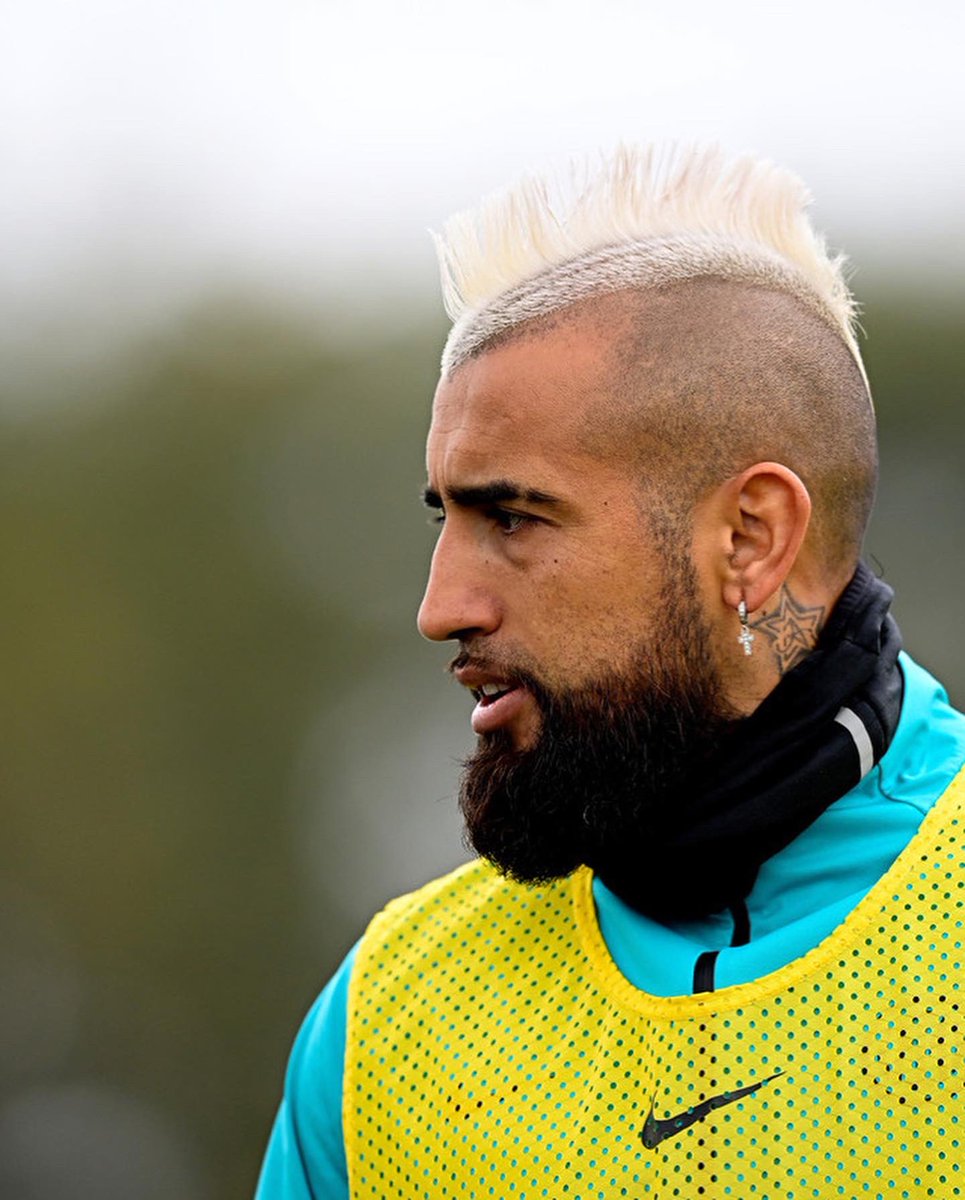 kingarturo23's tweet photo. Con todo sino pa que!!!😜💪🏽🤴🏽🔥🦁 seguimos con todo, hasta el final 👍🏽💪🏽Forza @inter 🖤💙 vamos Chile 🇨🇱 https://t.co/ITEEXFOWmS