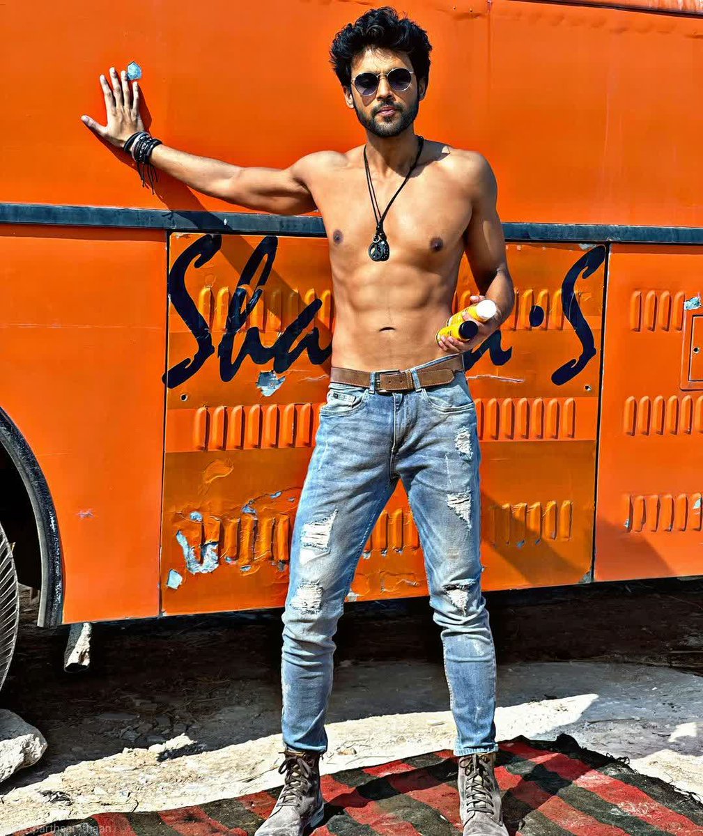 Khushi_jha411's tweet photo. Both
#HappyBirthdayParthSamthaan https://t.co/tY1ZQqsOQi