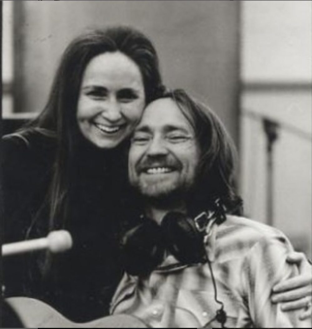LorettaLynn's tweet photo. I was so sad to hear of Bobbie’s passing. There’s nothing like family on the road together, singing, and sharing life together.  I know they’ll all miss her and we will, too. I love you, @WillieNelson.

https://t.co/AcrDK7nfoA https://t.co/scI95XuFi6