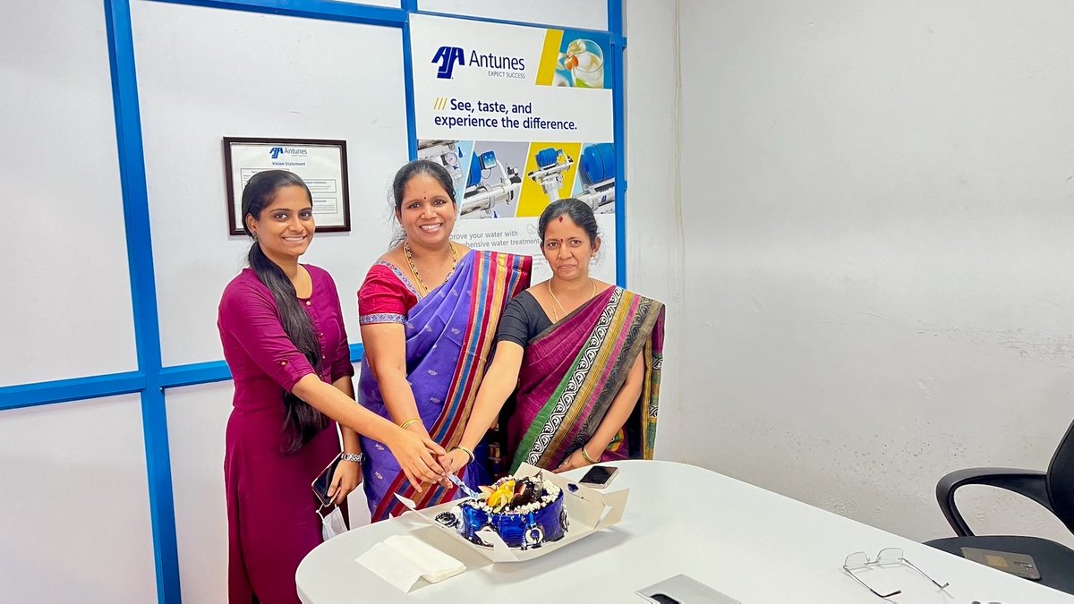 WeAreAntunes's tweet photo. We celebrate the hardworking and inspiring women of Antunes on International Women’s Day and every day!

Our Carol Stream team, empowered by sharing stories of perseverance and success. The China and India team celebrated their team with treats, lunch gatherings and even roses! https://t.co/PtadEqckj0