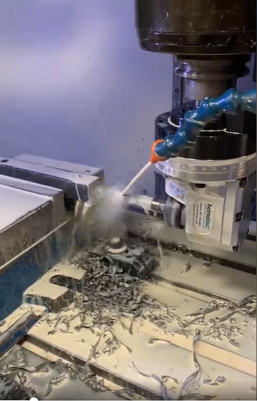 PlatinumTooling's tweet photo. Preben is proud to show our tools in use! Lakewood Machine & Tool used a #Heimatec #anglehead to tap drill for 5/8 -11 UNC threads in the end of steel rods.
https://t.co/KG5CQ9Nht7
#machining #instamachinist #CNCmilling #CNCmachining #mfg https://t.co/ULLuXsNEyo