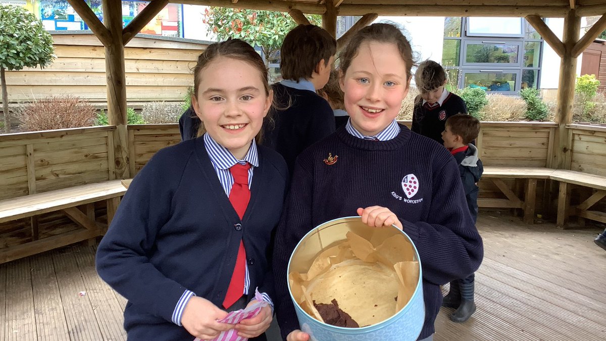 KingsHawford's tweet photo. The Tenner Challenge came to a close today. All pupils involved have impressed staff with their entrepreneurial skills.
#ShapedByKings #Enterprise #TennerChallenge https://t.co/eNGg9vrKgZ