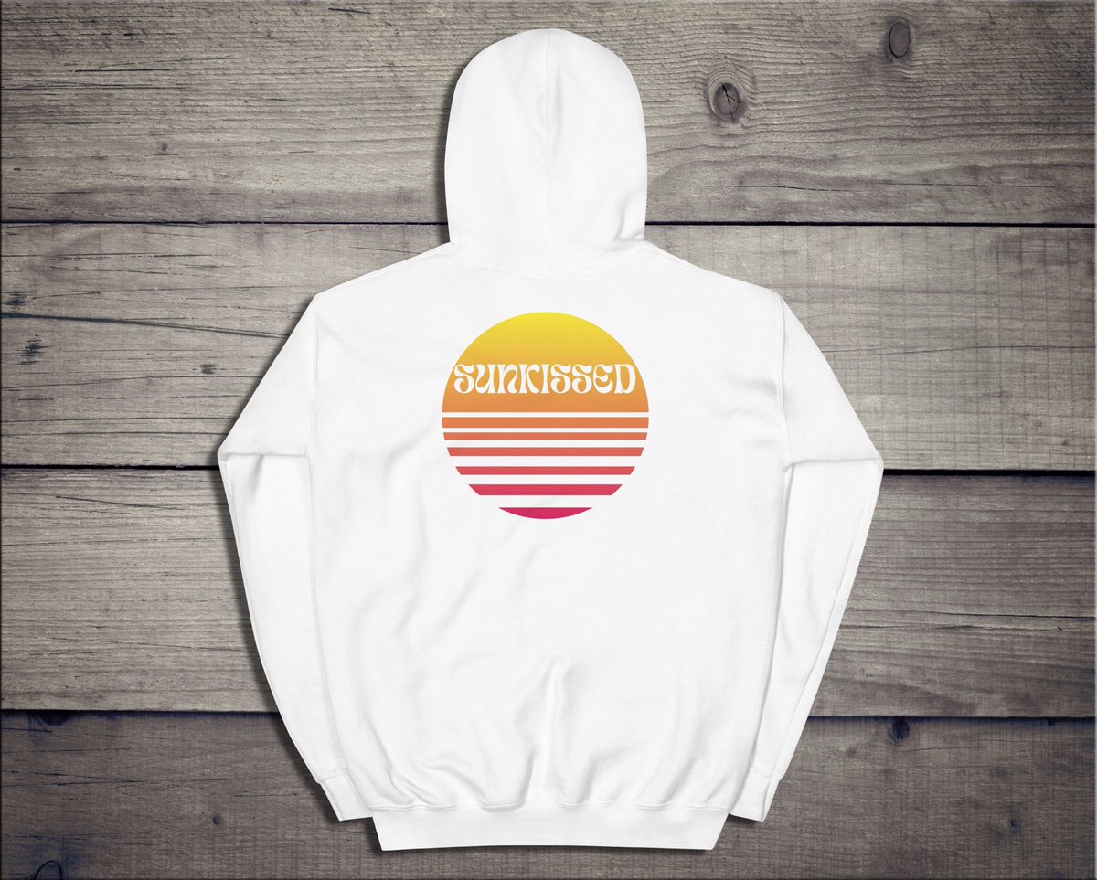 GracieKInd's tweet photo. Channeling some #summervibes on this dreary winter day. Checkout the latest additions to our #etsy shop! https://t.co/bCBRIKErLh https://t.co/wWXOFazFPw