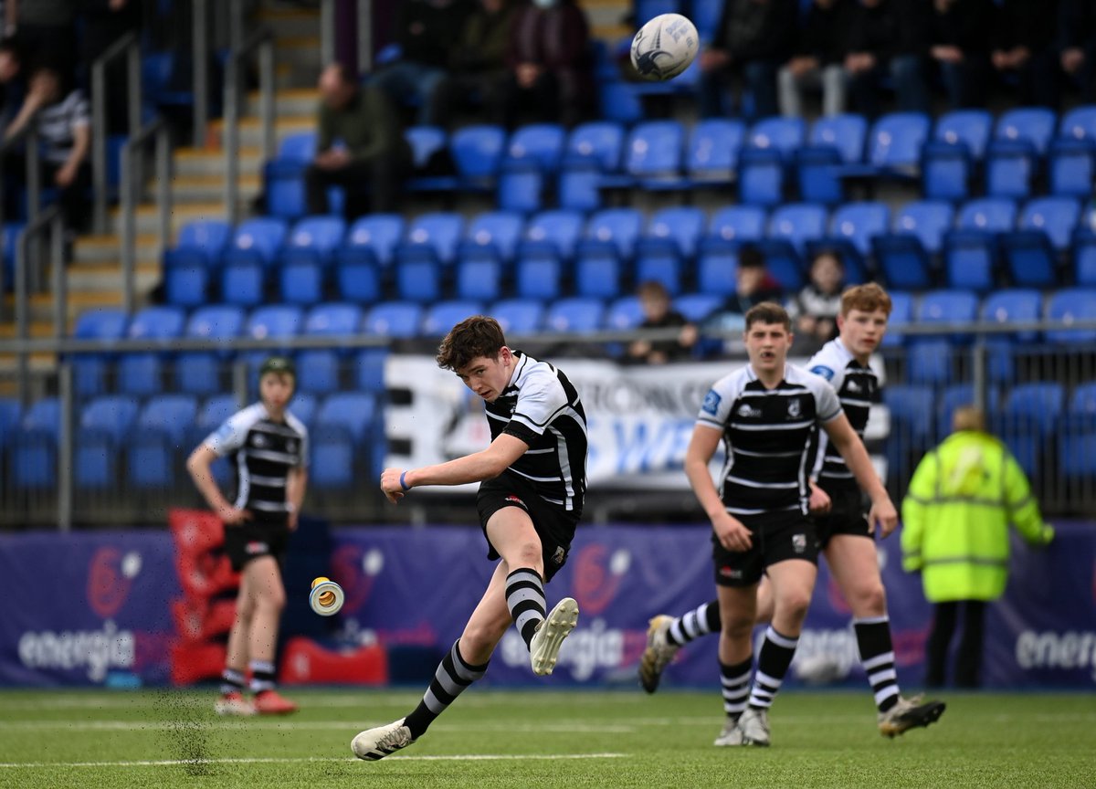 LeinsterBranch's tweet photo. FULL-TIME: @bankofireland #LSJC second round:

@clongowessports 20

@CCRoscrea 21

#LeinsterRugby #FromTheGroundUp https://t.co/CNYGeSJwoZ
