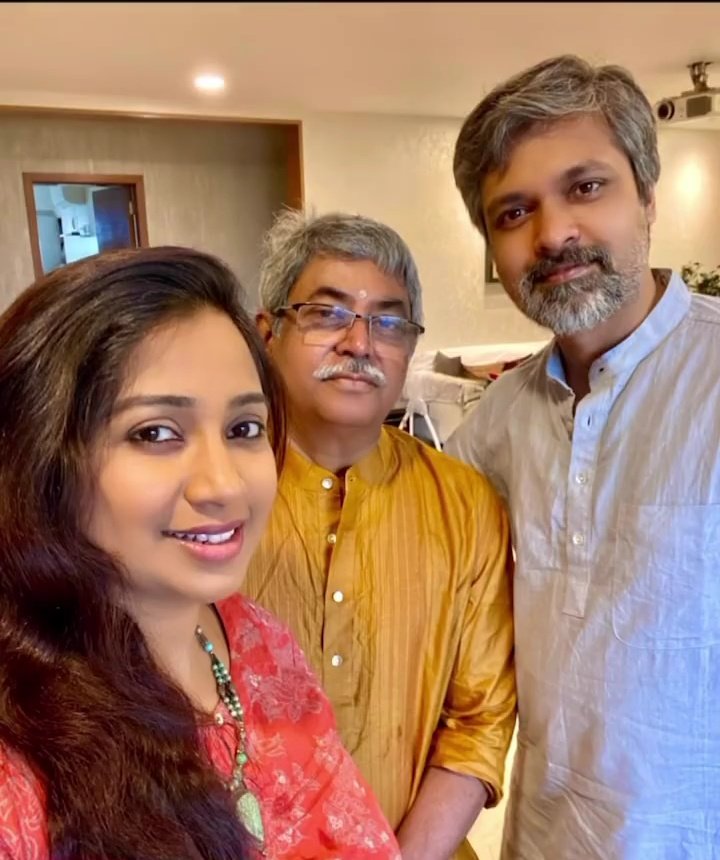 Anaha85704179's tweet photo. You may turn 38 this year @shreyaghoshal chechi, but you are still the cutest child 😍 ever in all our hearts ❤️
Sweetest #Guplu as always
#SGian 
#SGFamily
#HappyBirthdayShreyaGhoshal https://t.co/s0O066euZx