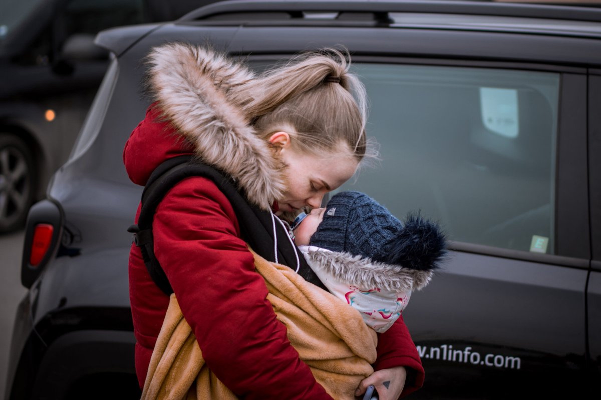 streetchilduk's tweet photo. Since the conflict began over 2.5 million refugees have now fled Ukraine. On Thursday alone, 200 unaccompanied children crossed from Ukraine in Romania. Within the country, the conflict zone is widening every day. 

Photo credit: @AcaroTzigano https://t.co/Br2ZTiKaLW