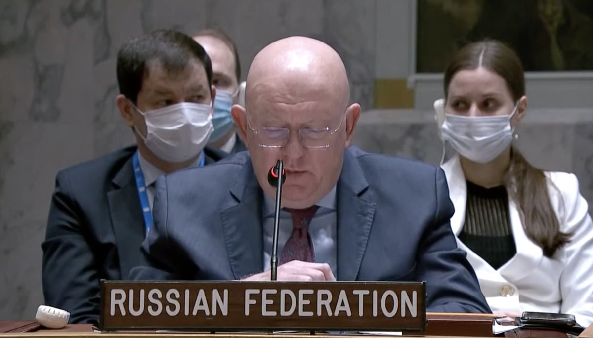 BastianBrauns's tweet photo. WTF.
Russlands UN-Botschafter droht "speziell der EU" damit, dass gefährliche Krankheitserreger (wie Covid-19) sich in ganz Europa ausbreiten könnten. Weil solche Erreger aus gefährlichen ukrainischen Laboren freigesetzt werden könnten. #Ukraine https://t.co/L0CPyo0KfQ